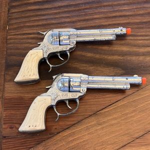 Buffalo Bill, cap guns